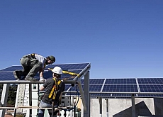 Energia solar alcanÃ§arÃ¡ 700 mil imÃ³veis atÃ© 2024, segundo a Aneel.